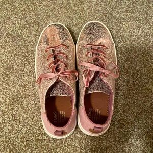 Toms sneakers, very good shape, clean, comfortable